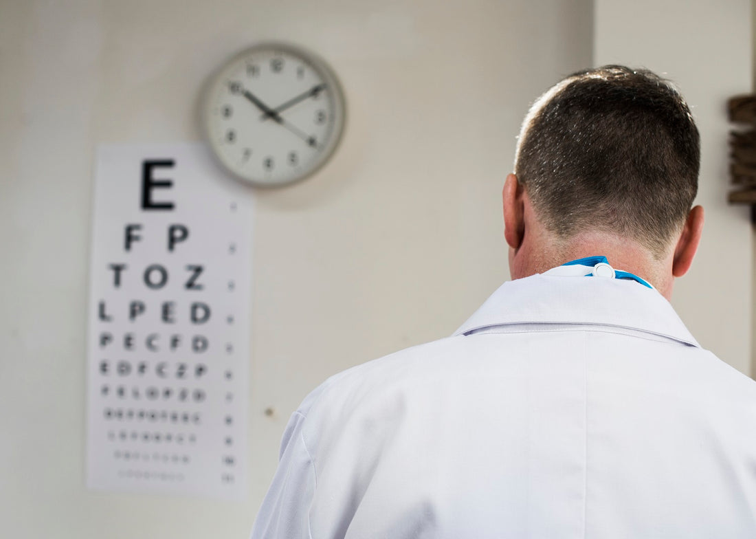¿Cuáles son las diferencias entre oftalmólogos, optometras y ópticos?