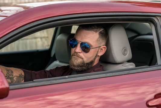 Gafas oscuras para conducir ¿polarizadas o antirreflejo? | savagesunglassescol